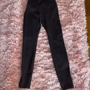 Lululemon Wonder under leggings